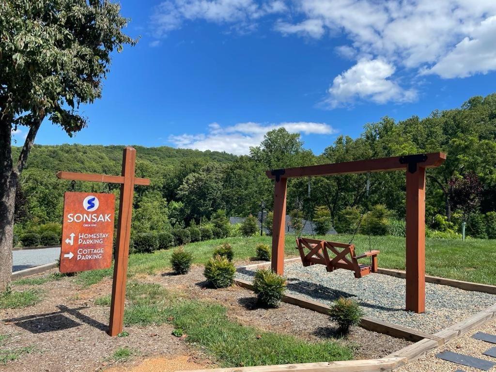 Appartamento Sonsak - Unit 1 Charlottesville Esterno foto